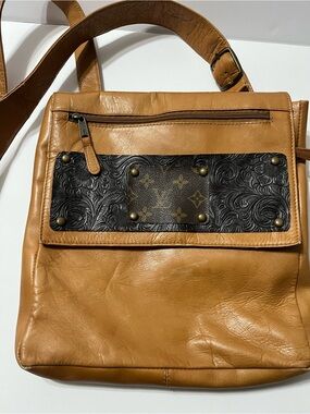 Leather Crossbody Bag in Cognac with Embossed Black Accent